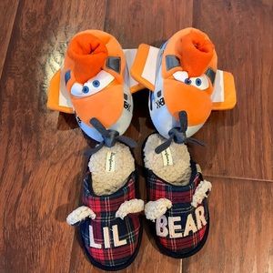 Toddler Slippers - Includes 2 pairs - size 9/10